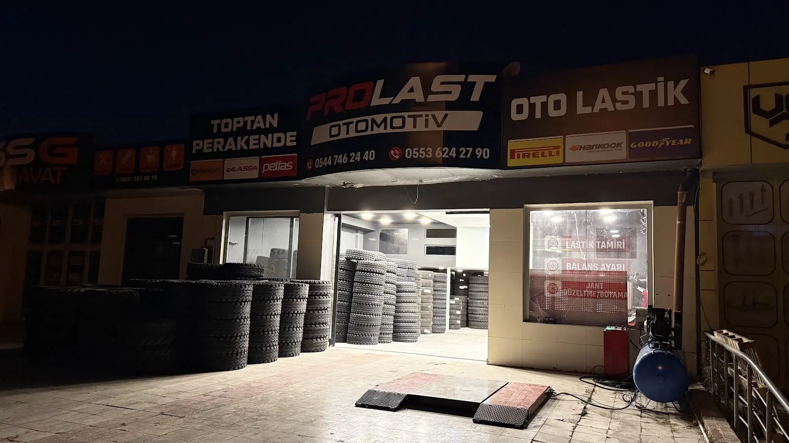 PROLAST Otomotiv gece dış cephe ve lastik stok alanı